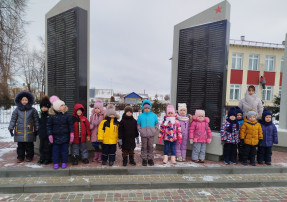 В начале декабря ежегодно в России отмечается одна из самых печальных памятных дат – День Неизвестного Солдата. В начале декабря ежегодно в России отмечается одна из самых печальных памятных дат – День Неизвестного Солдата.