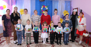 Праздничное мероприятие в средней группе, посвященное 8 марта по мотивам сказки «Красная шапочка» Праздничное мероприятие в средней группе, посвященное 8 марта по мотивам сказки «Красная шапочка».