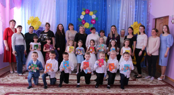 Праздничное мероприятие в подготовительной к школе группе, посвященное Международному женскому дню 8 марта. Праздничное мероприятие в подготовительной к школе группе, посвященное Международному женскому дню 8 марта.